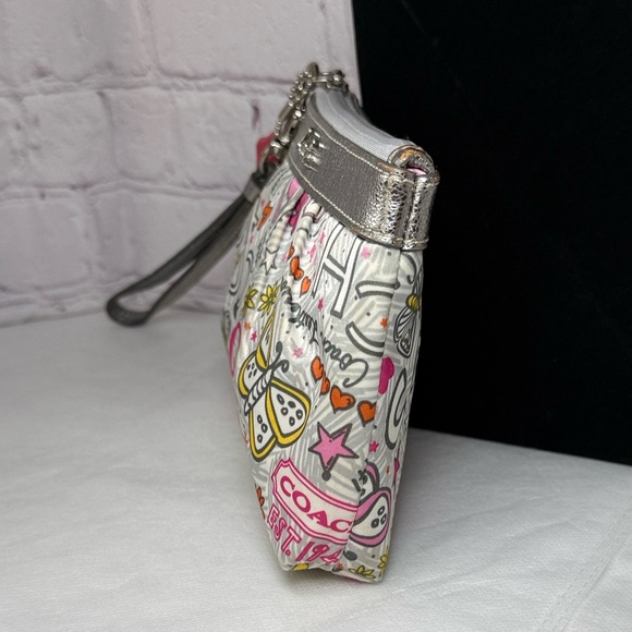 Coach Poppy Butterfly Graffiti Satan Wristlet Hangtag Silver Metallic LeatherEUC - Picture 14 of 16